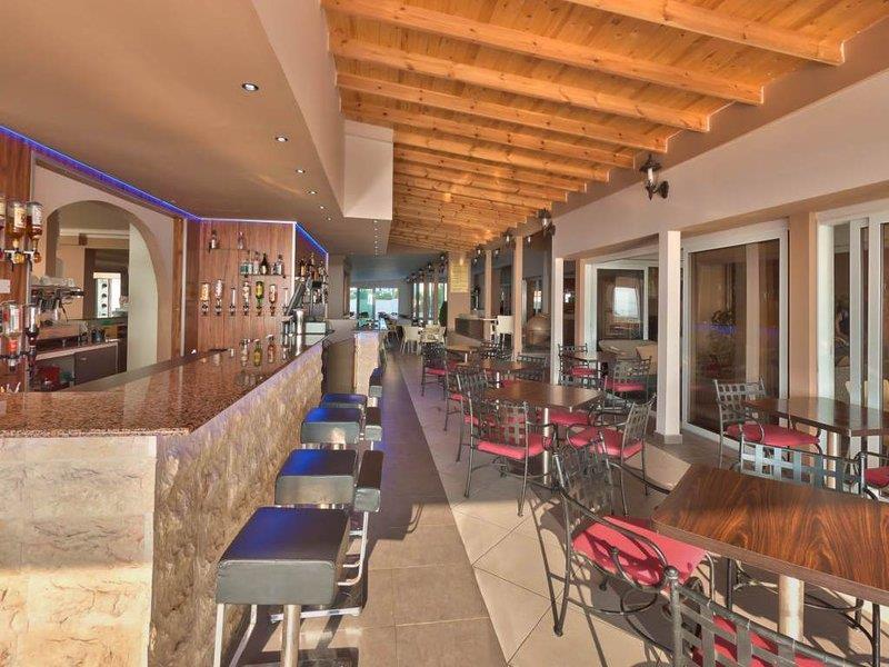 Mackenzie Beach Hotel Larnaca İç mekan fotoğraf