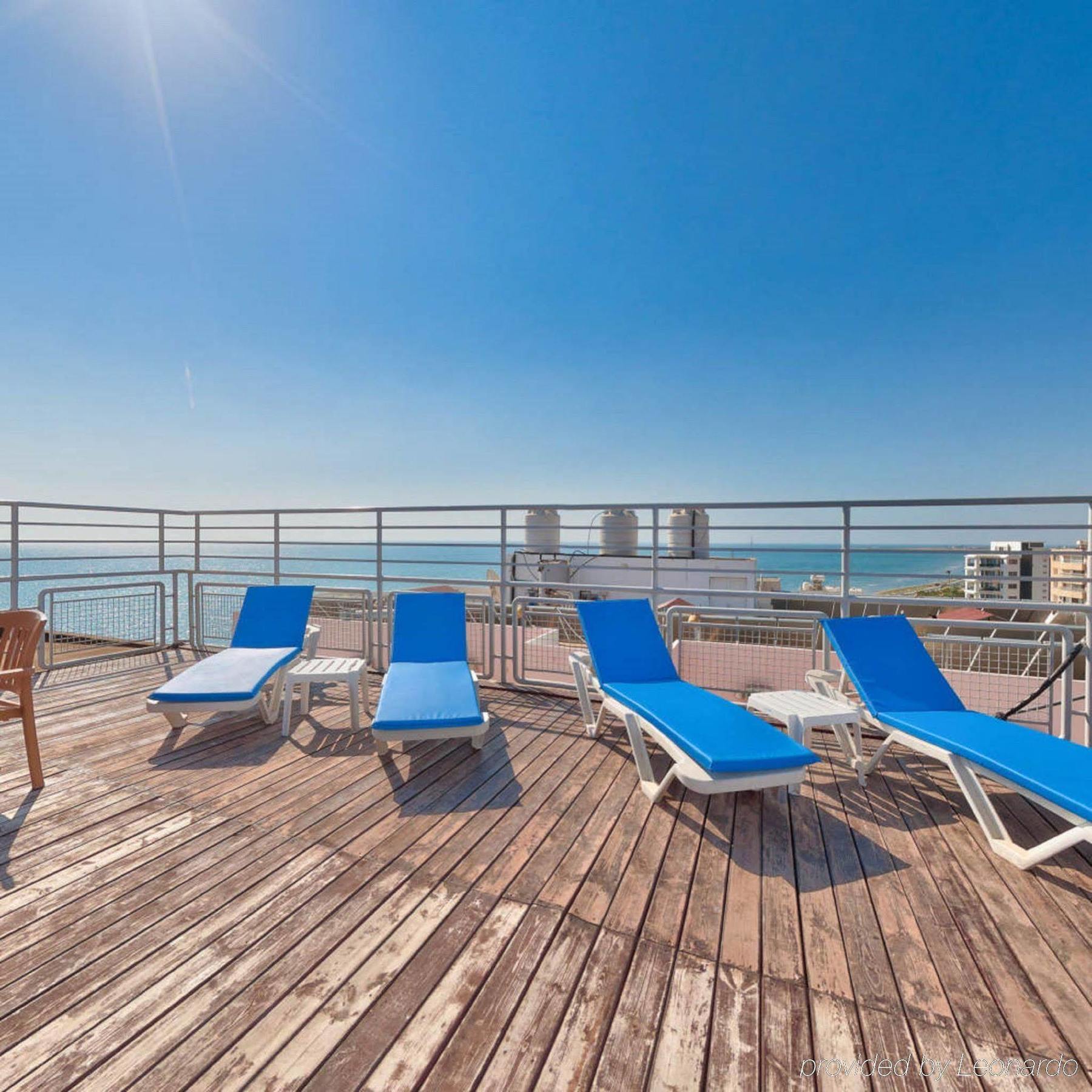 Mackenzie Beach Hotel Larnaca Dış mekan fotoğraf
