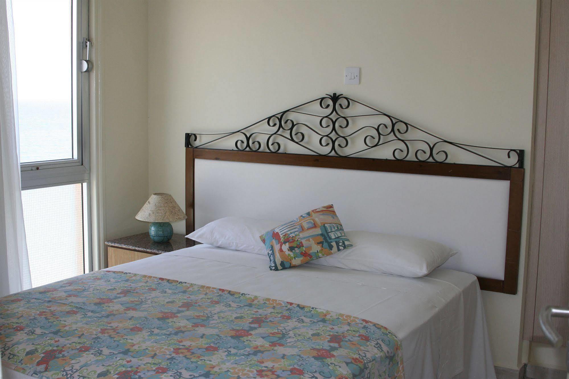 Mackenzie Beach Hotel Larnaca Dış mekan fotoğraf