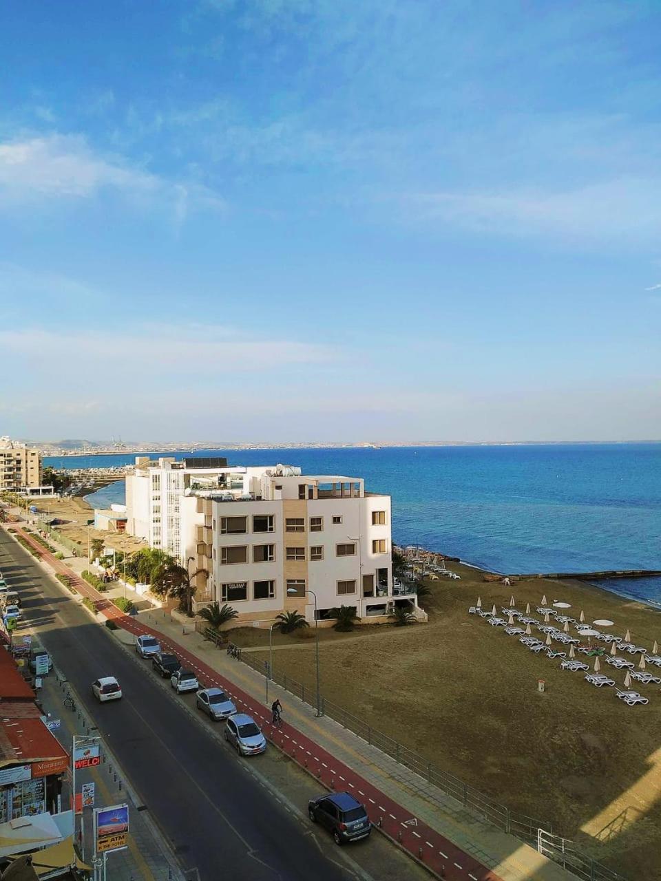 Mackenzie Beach Hotel Larnaca Dış mekan fotoğraf
