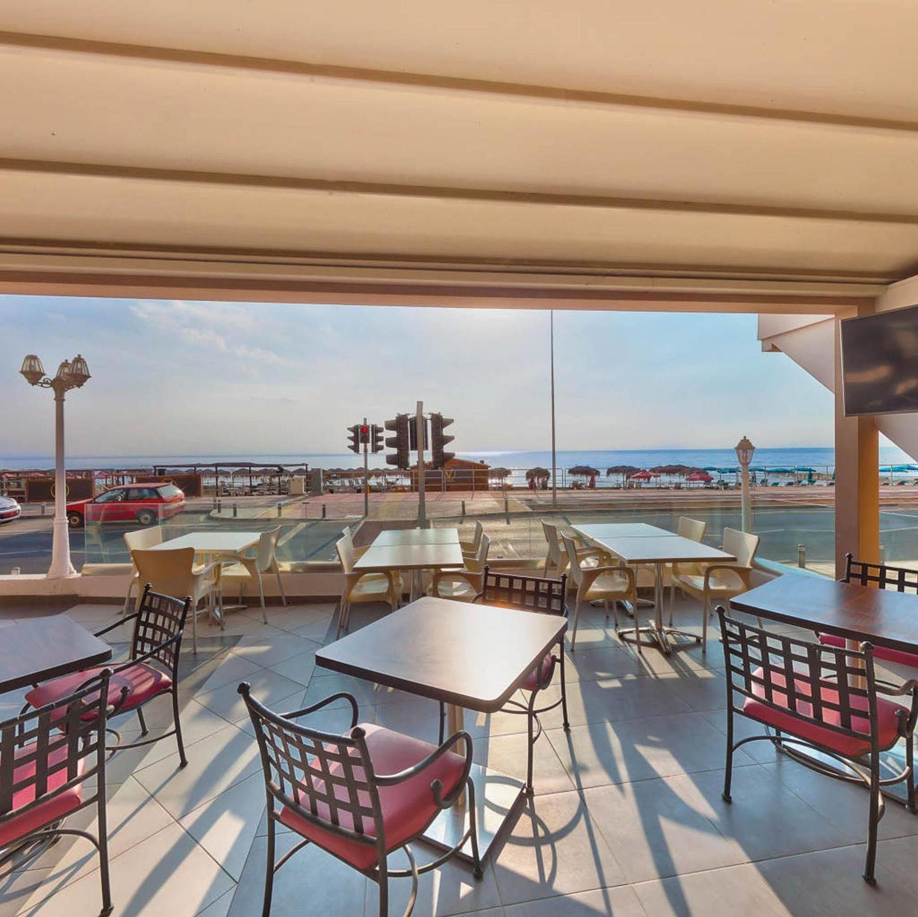 Mackenzie Beach Hotel Larnaca Dış mekan fotoğraf
