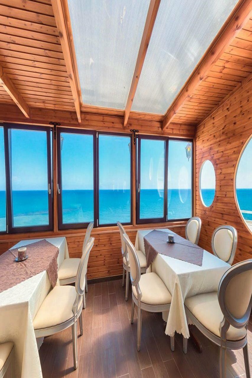 Mackenzie Beach Hotel Larnaca Dış mekan fotoğraf