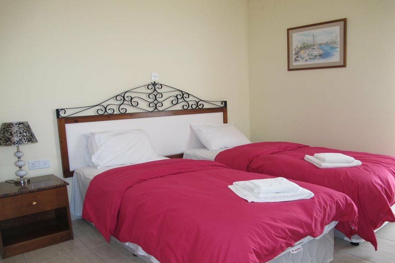 Mackenzie Beach Hotel Larnaca Dış mekan fotoğraf